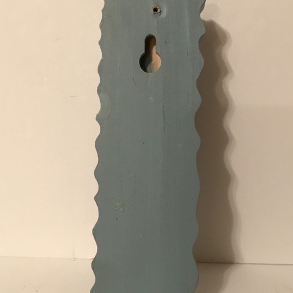 Hanger - Picture 2 of 2